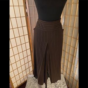 BANDOLINO-brown/tan pleated gaucho style pants. 14